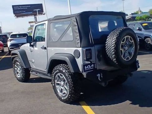Used 2017 Jeep Wrangler Rubicon w/ Trailer Tow Group AWD/4WD image 9