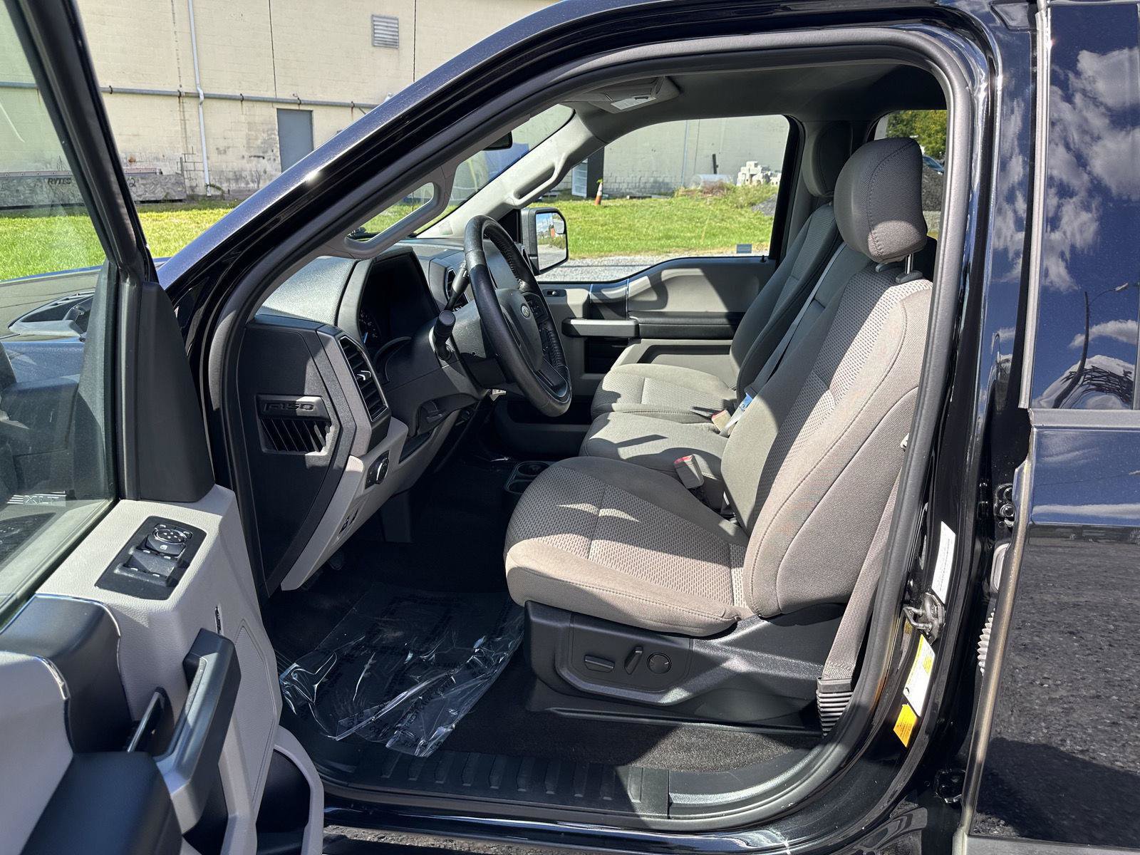 Used 2019 Ford F150 XLT w/ Equipment Group 302A Luxury AWD/4WD image 14