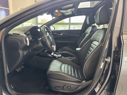 Used 2024 Kia Forte GT-Line w/ GT-Line Premium Package image 16