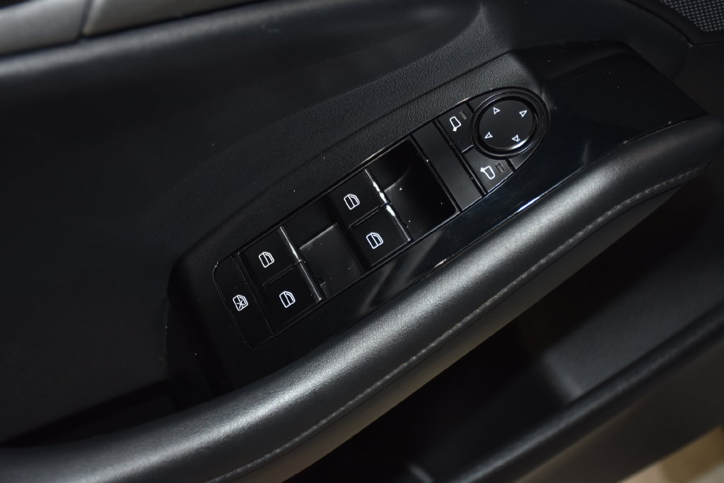Used 2024 MAZDA MAZDA3 s FWD image 22