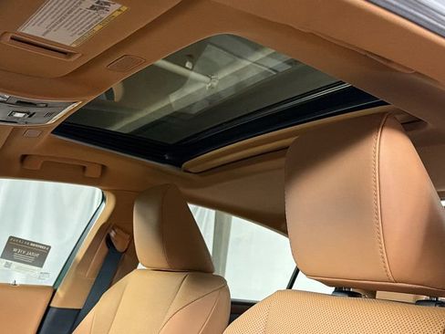 Certified 2022 Lexus ES 350 w/ Premium Package image 8