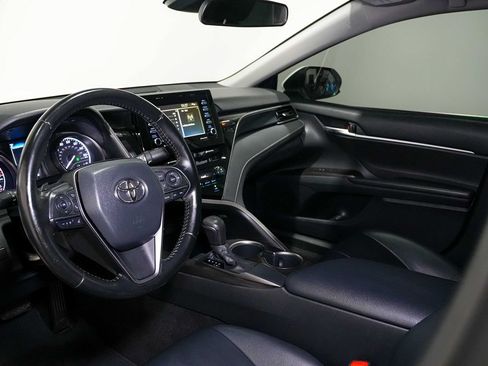 Used 2021 Toyota Camry SE FWD image 16