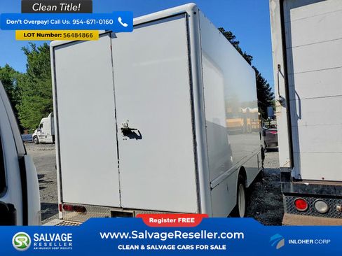 Used 2019 Isuzu NPR RWD image 4