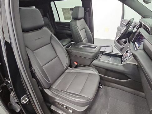 Used 2023 GMC Yukon XL Denali AWD/4WD image 46