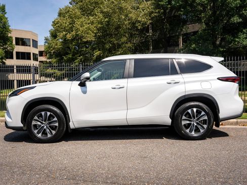 Used 2026 Toyota Highlander XLE AWD/4WD image 9