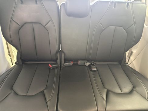 Used 2024 Chrysler Pacifica Touring-L FWD image 14