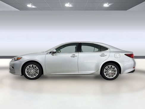 Used 2016 Lexus ES 350 w/ Premium Package w/Wood Trim FWD image 2