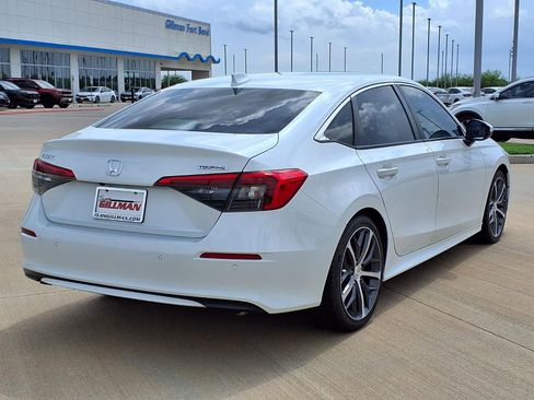 Used 2023 Honda Civic Touring image 7