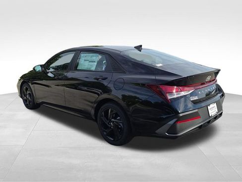 New 2026 Hyundai Elantra SEL Sport FWD image 3