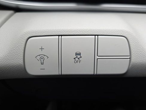 New 2026 Hyundai Elantra Limited FWD image 35