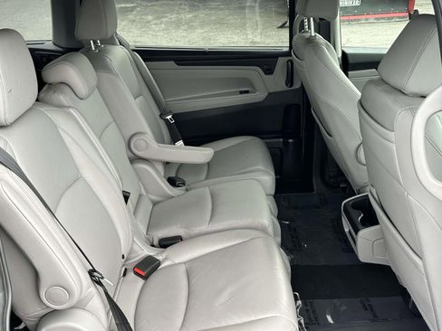 Used 2023 Honda Odyssey Touring image 13