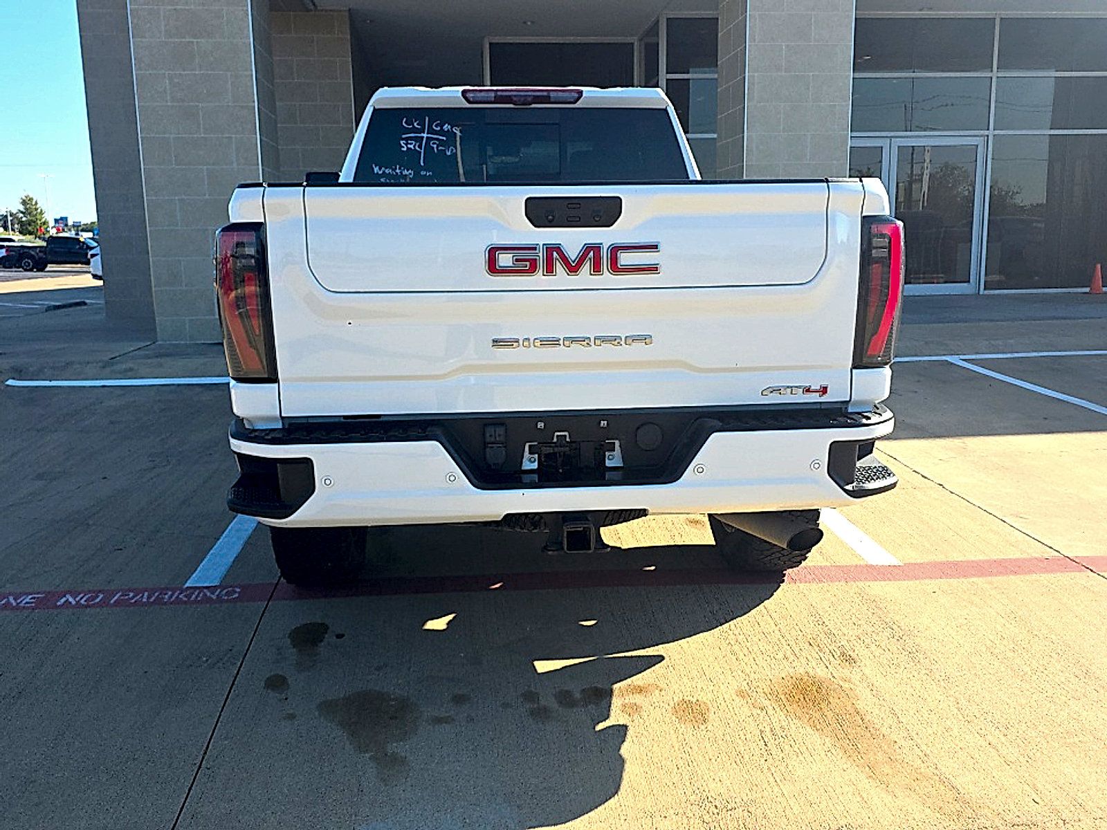 Used 2024 GMC Sierra 2500 AT4 w/ AT4 Premium Plus Package AWD/4WD image 8