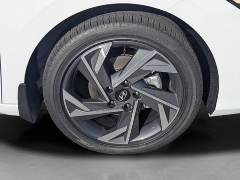 New 2026 Hyundai Elantra Limited image 37
