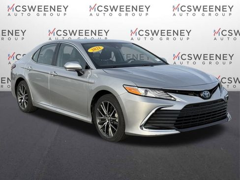 Used 2021 Toyota Camry XLE image 7