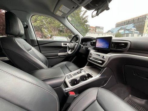 Used 2022 Ford Explorer XLT w/ Equipment Group 202A RWD image 20