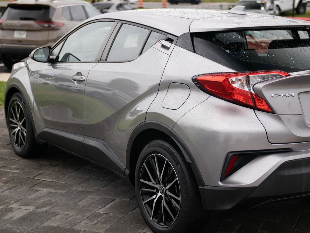 Used 2019 Toyota C-HR LE FWD image 8