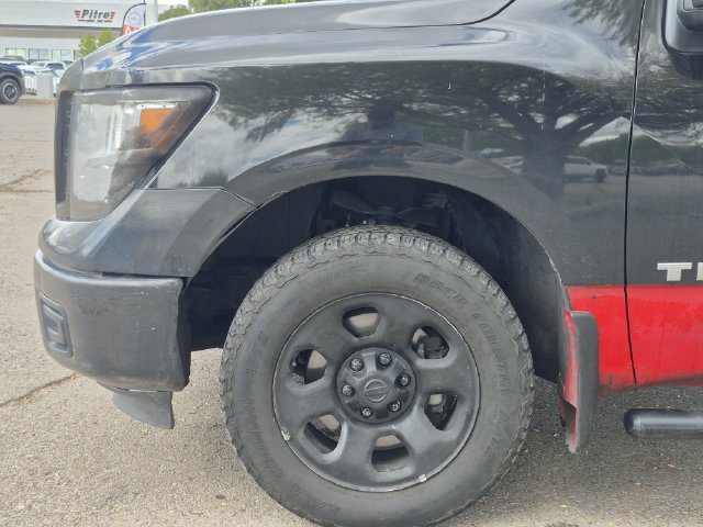 Used 2018 Nissan Titan S AWD/4WD image 20