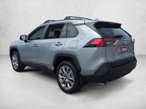 Used 2025 Toyota RAV4 XLE Premium image 8