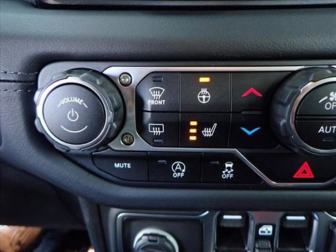 New 2025 Jeep Gladiator Sport image 17