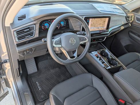 New 2025 Volkswagen Atlas SEL image 14