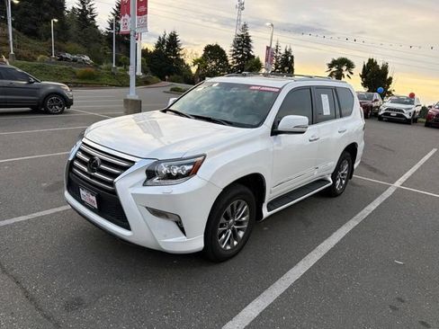 Used 2018 Lexus GX 460 Luxury AWD/4WD image 2