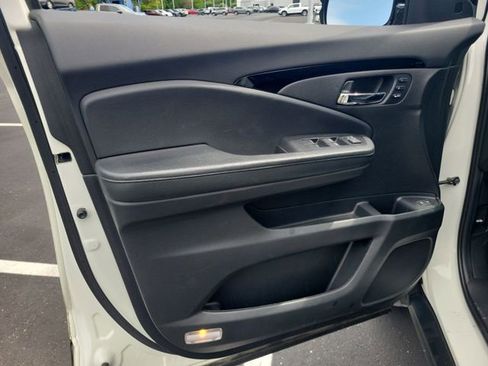 Used 2019 Honda Pilot Touring image 38