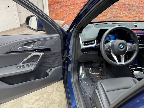 Certified 2025 BMW X1 xDrive28i w/ Technology Package image 9