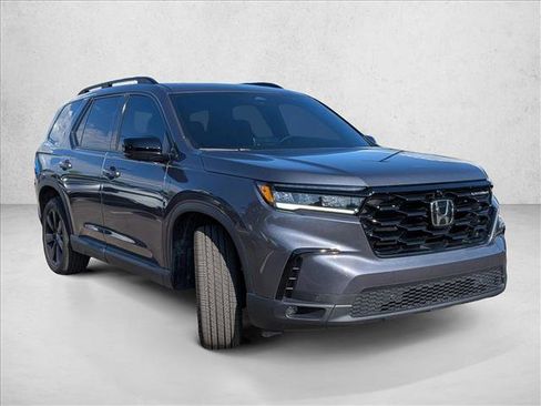 Certified 2025 Honda Pilot Black Edition image 3