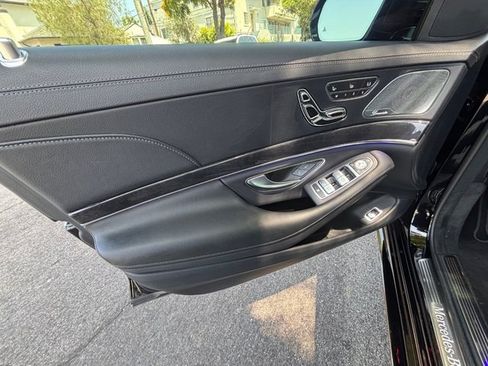 Used 2020 Mercedes-Benz S 560 Sedan image 38