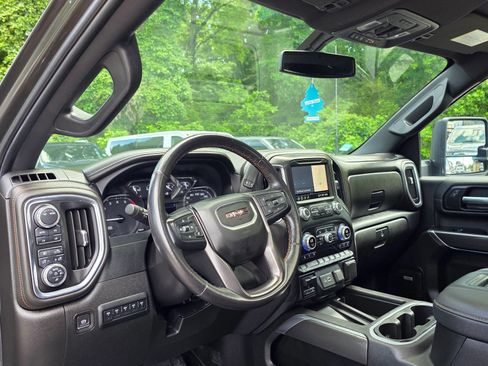 Used 2022 GMC Sierra 2500 AT4 w/ AT4 Preferred Package AWD/4WD image 13