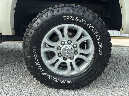 Used 2016 RAM 2500 Laramie w/ Snow Chief Group AWD/4WD image 2