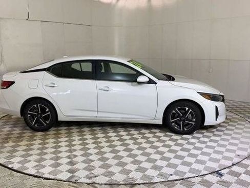 Used 2024 Nissan Sentra SV FWD image 4