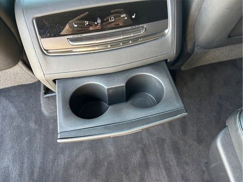 Used 2022 Cadillac Escalade ESV Luxury RWD image 46