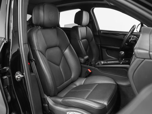 Certified 2023 Porsche Macan Turbo AWD/4WD image 22