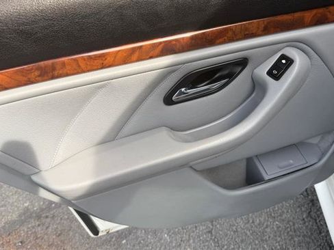 Used 2003 BMW 540i Sedan image 24