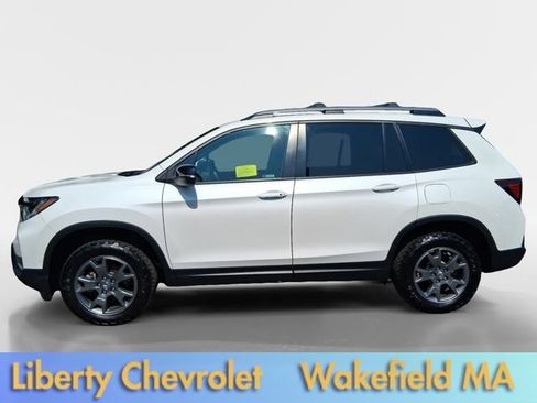 Used 2024 Honda Passport TrailSport image 4