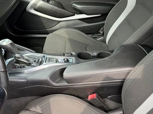 Used 2020 Chevrolet Camaro LT image 22