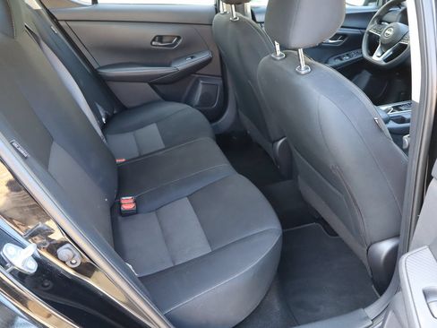 Used 2024 Nissan Sentra SV FWD image 17