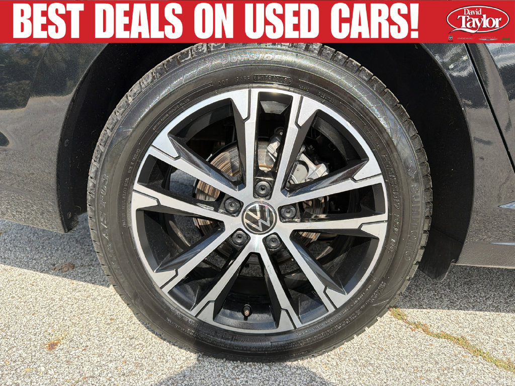 Used 2025 Volkswagen Jetta Sport FWD image 29
