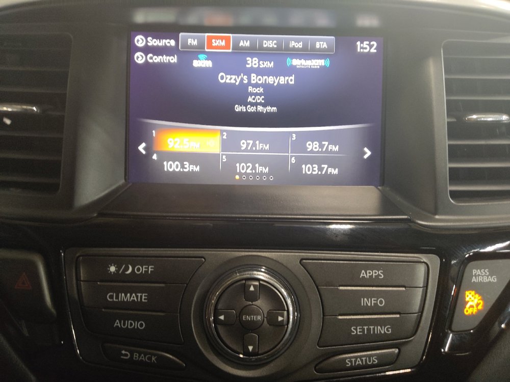 Used 2020 Nissan Pathfinder S FWD image 25