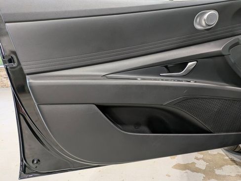 Used 2022 Hyundai Elantra SEL FWD image 8