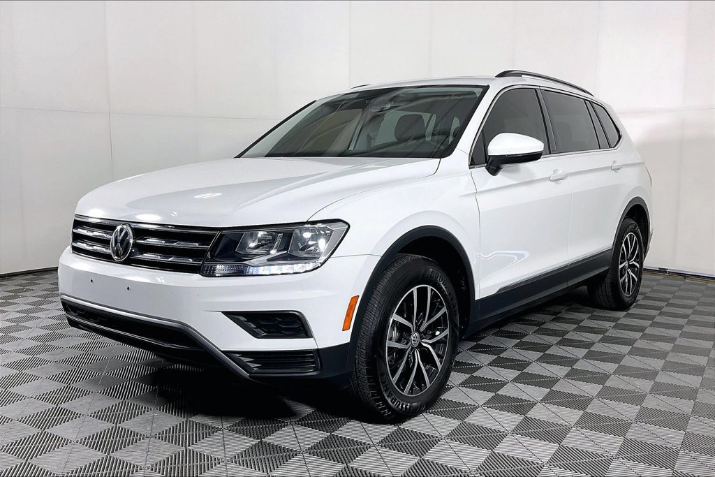 Used 2021 Volkswagen Tiguan SE w/ Panoramic Sunroof Package FWD image 13