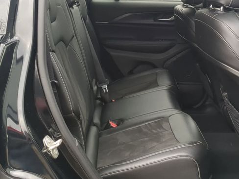 Certified 2023 Jeep Grand Cherokee Altitude image 20