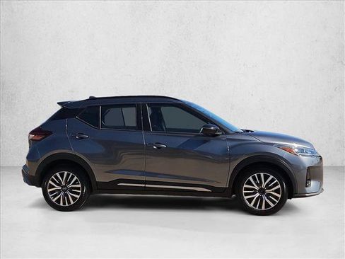 Used 2024 Nissan Kicks SR FWD image 4