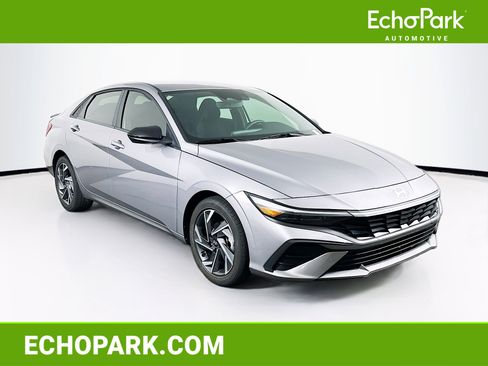 Used 2025 Hyundai Elantra Sport FWD image 1