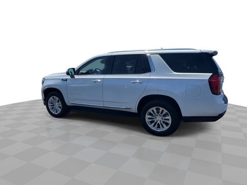 Used 2023 GMC Yukon SLT w/ SLT Luxury Package AWD/4WD image 5