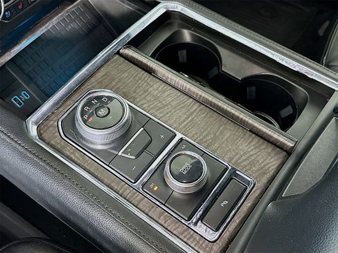 Used 2020 Ford Expedition Max Limited image 17