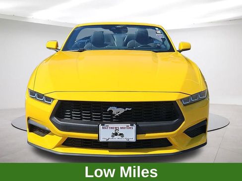 Used 2024 Ford Mustang Convertible image 2