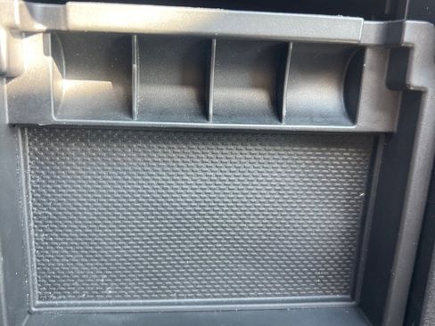 Used 2014 Subaru Forester 2.5i image 36