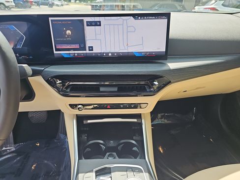 Certified 2025 BMW 330i Sedan w/ Premium Package RWD image 22